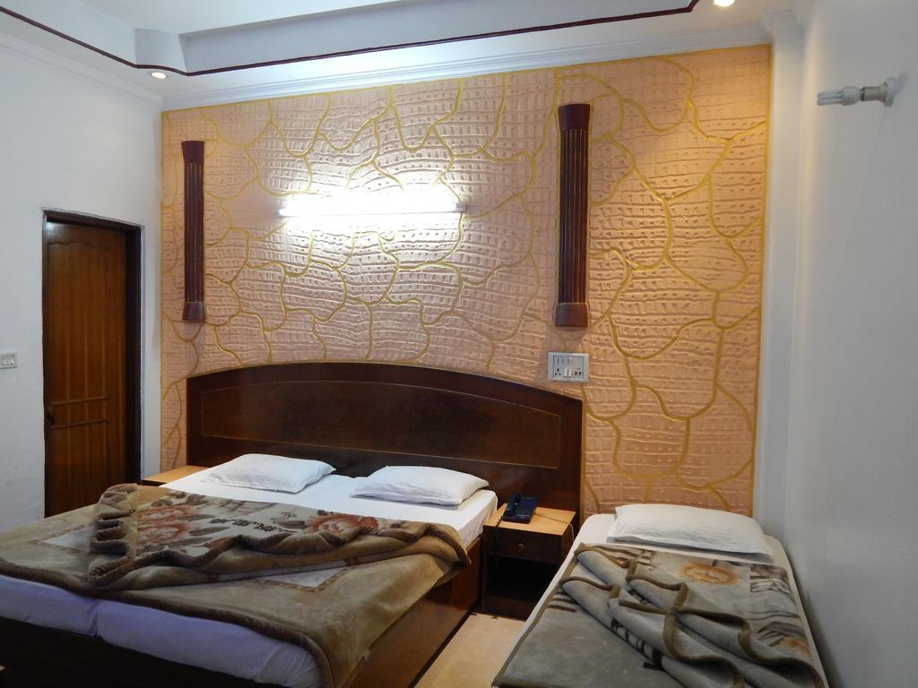 Airport Hotel Paradise International Нью-Дели Номер фото
