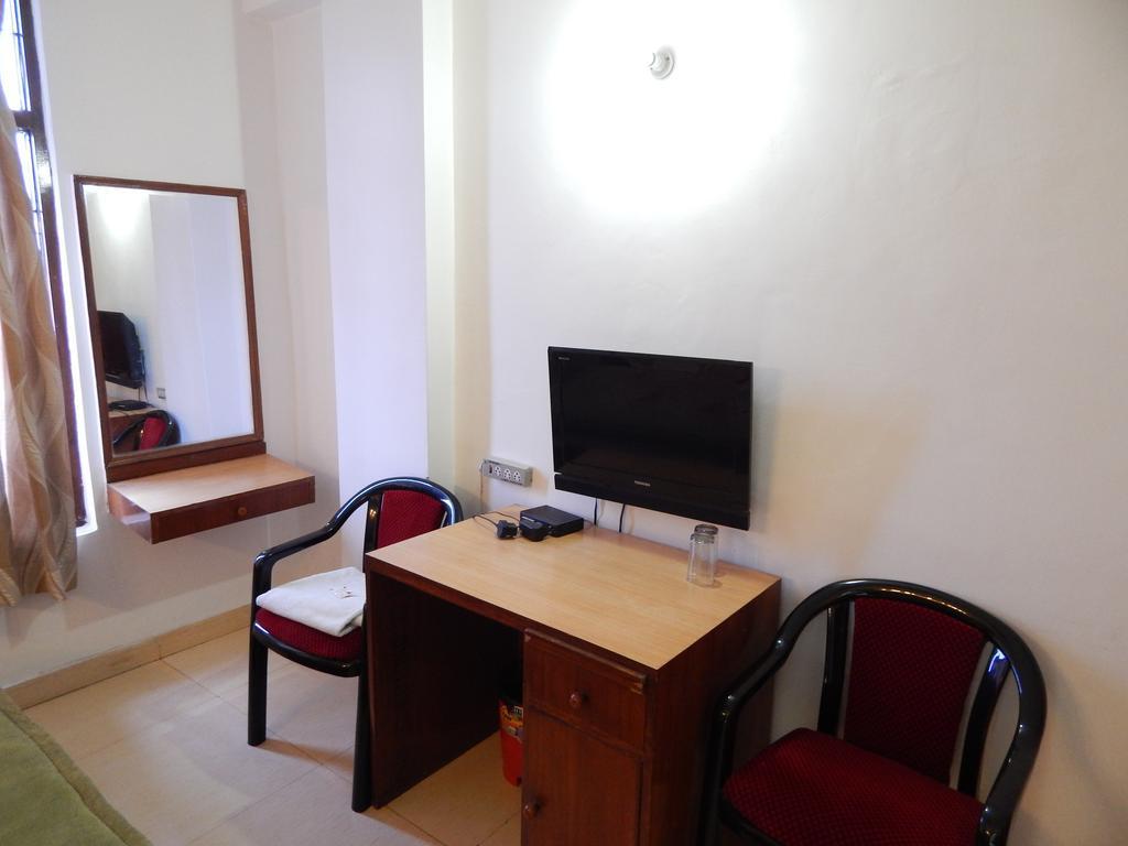 Airport Hotel Paradise International Нью-Дели Номер фото