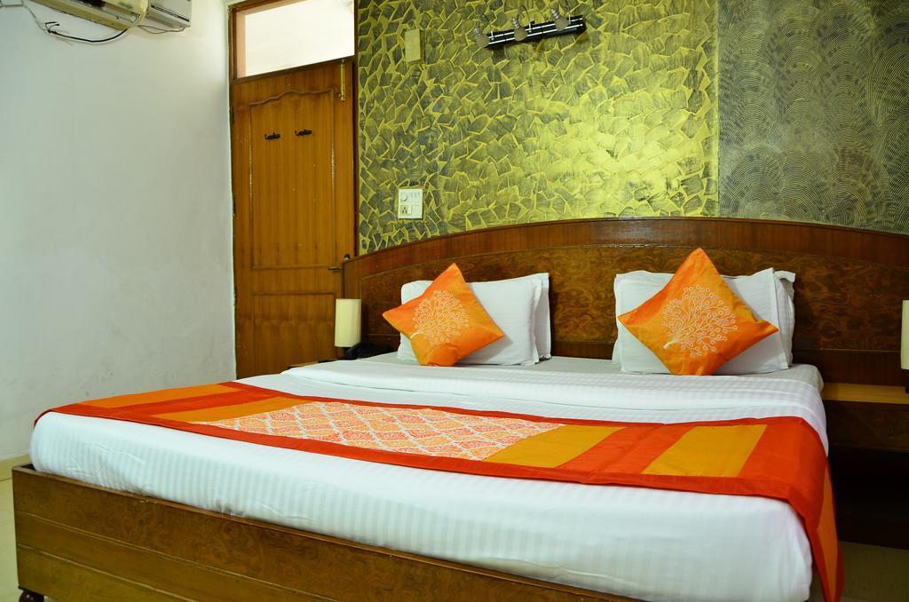 Airport Hotel Paradise International Нью-Дели Номер фото